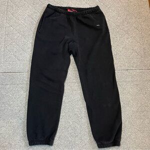 Supreme Logo Joggers Sweatpants Men’s Size Medium Black Streetwear Heavyweight